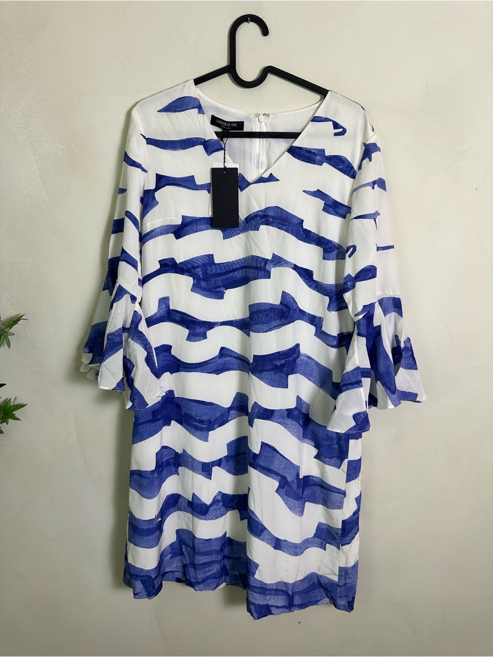 Lafayette 148 New York White Dress with Blue Wave Print Silk *flaw